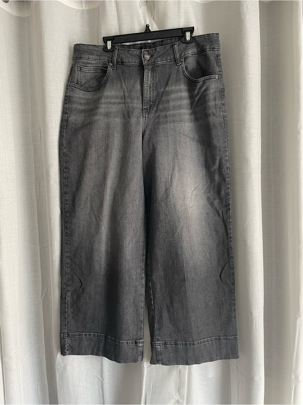 Lee Mom Jeans Grannycore Women's Cropped Wide-Leg Jeans in Faded Black